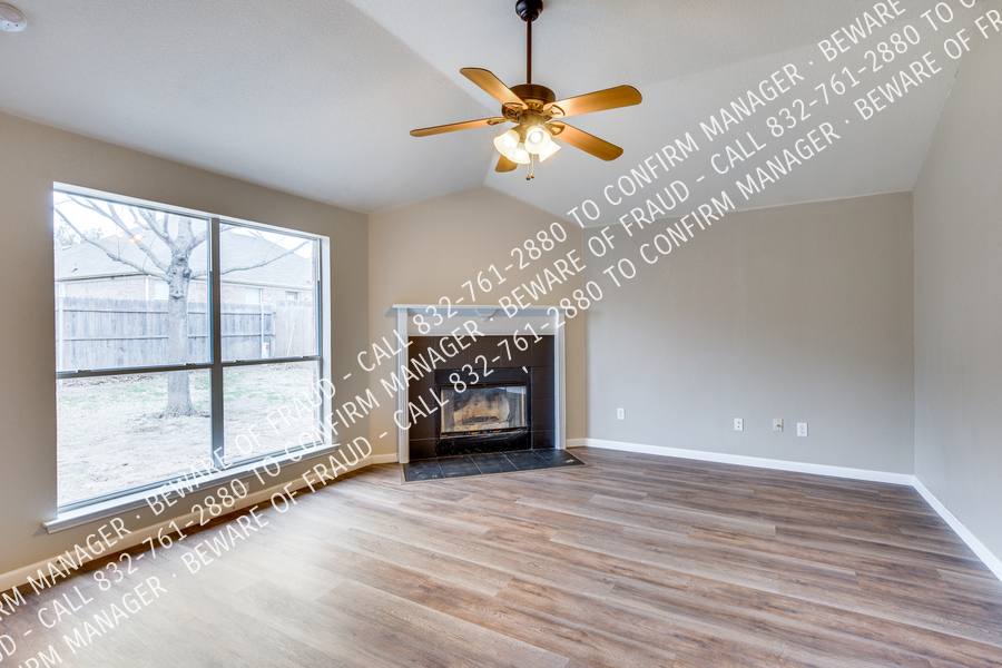 House for rent at 905 Chestnut Ave, Burleson, TX 76028