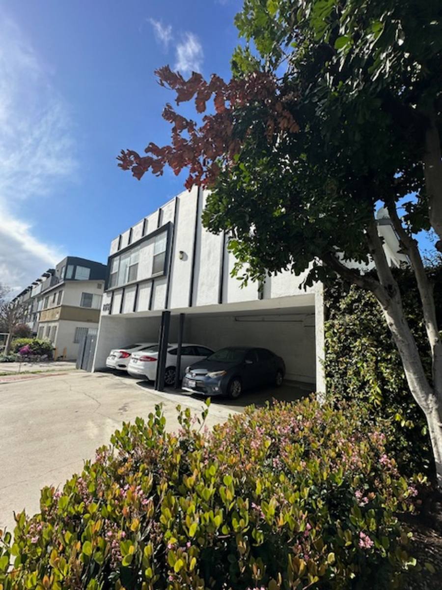 Apartment for rent at 1511 - 1515 Beloit Ave, Los Angeles, CA 90025