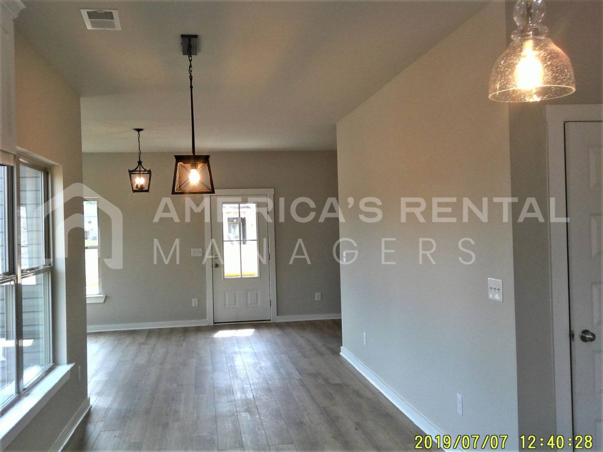 House for rent at 102 Edisto Circle, Meridianville, AL 35759