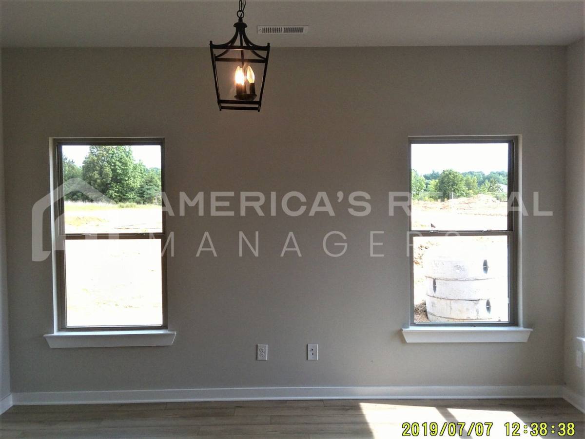 House for rent at 102 Edisto Circle, Meridianville, AL 35759