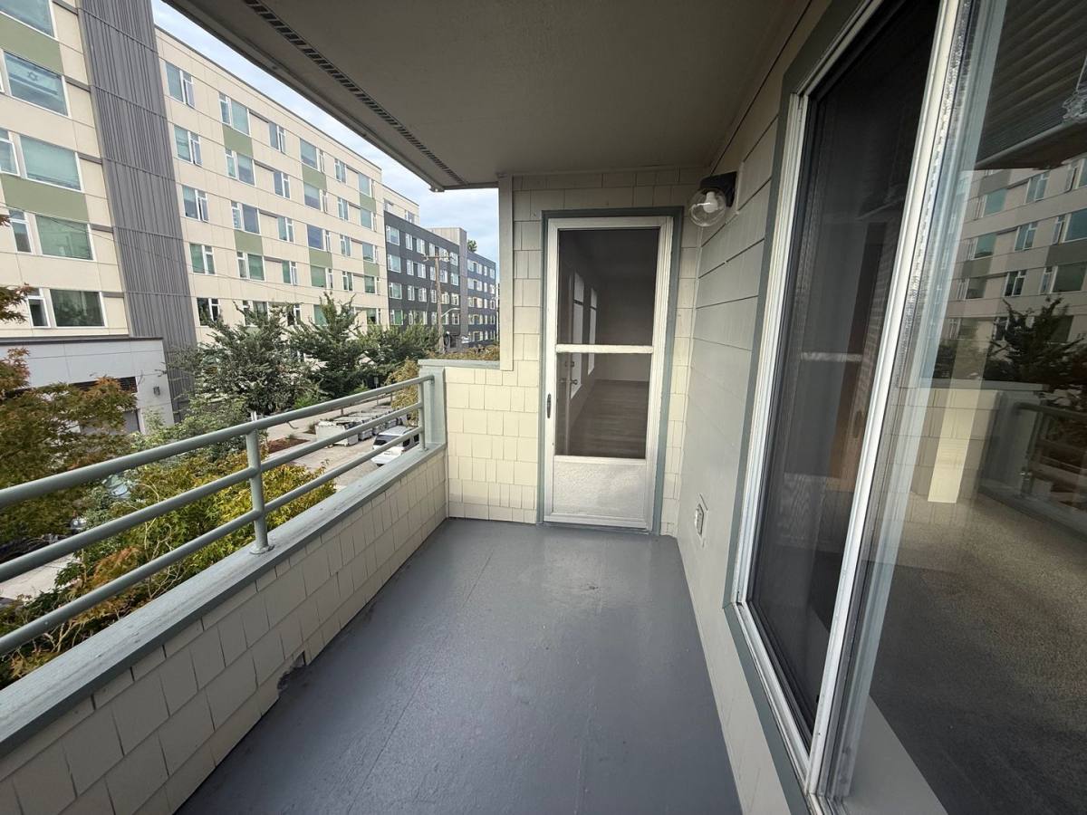 Apartment for rent at 6700 Roosevelt Way NE, Seattle, WA 98115