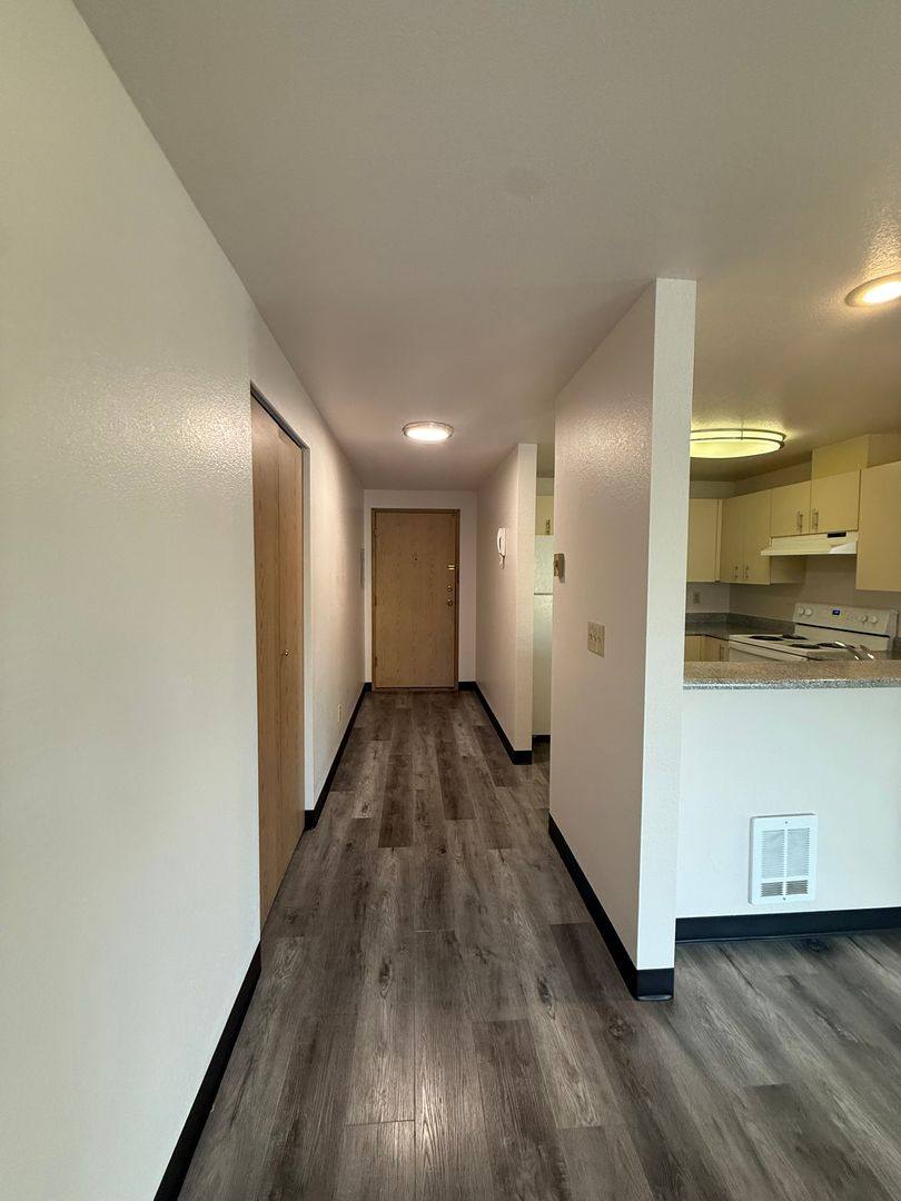 Apartment for rent at 6700 Roosevelt Way NE, Seattle, WA 98115
