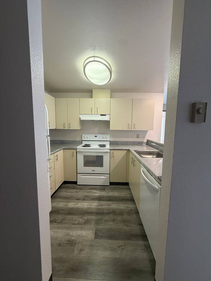 Apartment for rent at 6700 Roosevelt Way NE, Seattle, WA 98115