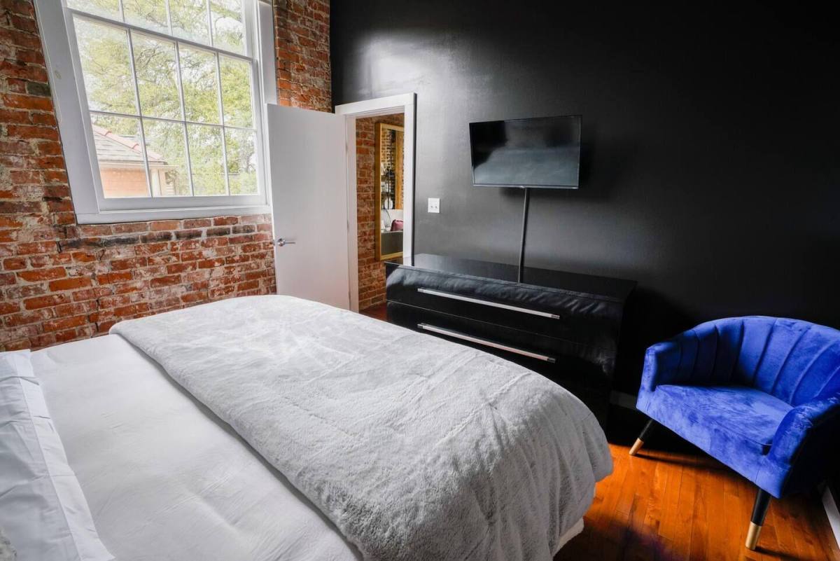 Apartment for rent at 709 Jackson #203, New Orleans, LA 70130
