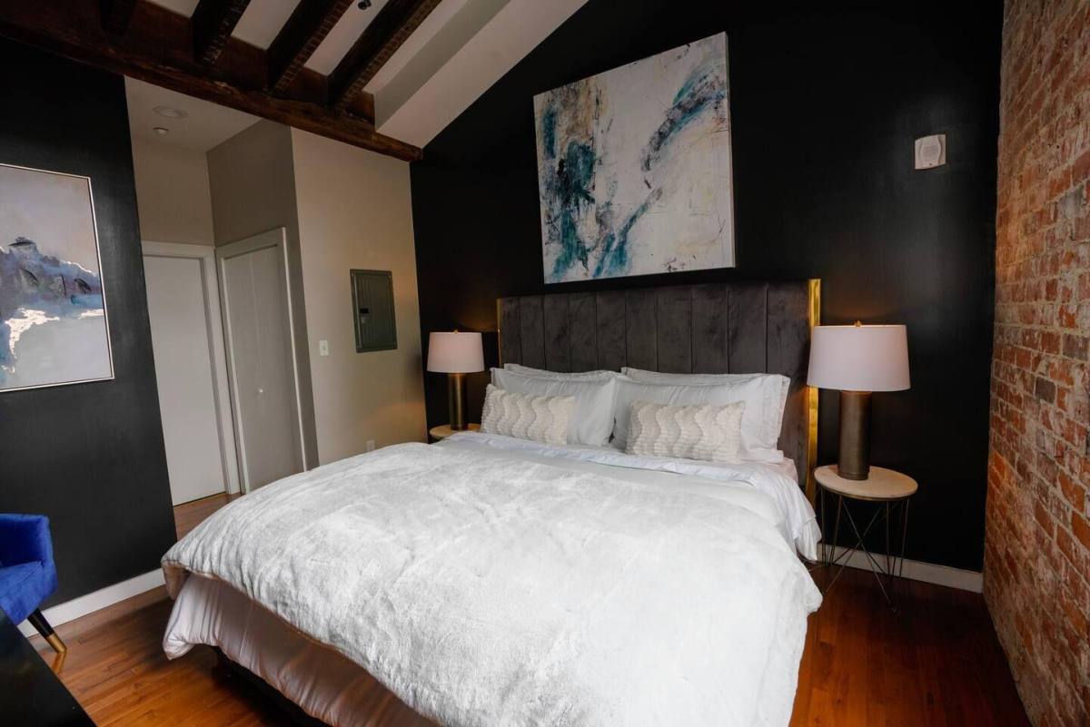 Apartment for rent at 709 Jackson #203, New Orleans, LA 70130