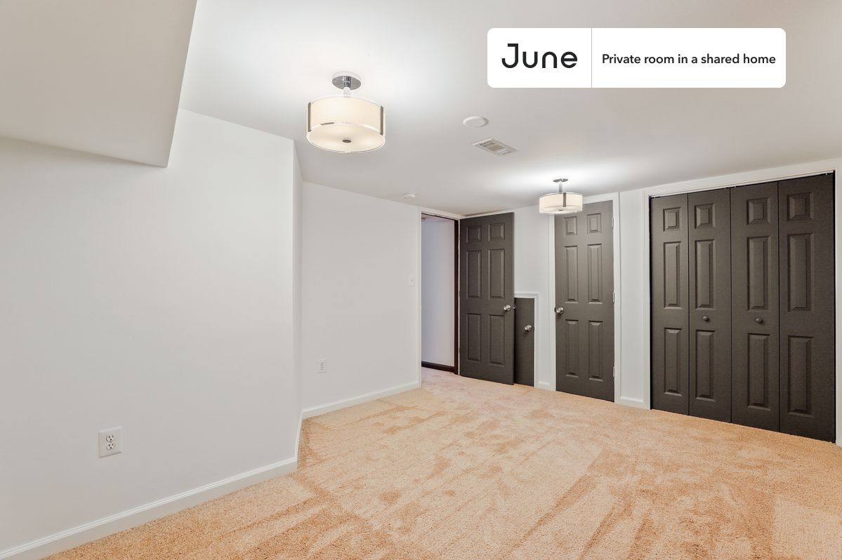 Apartment for rent at 1107 1 2 M St NW, Washington, DC 20005