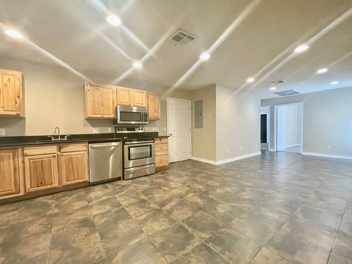 Townhouse for rent at 525 W Hutchison - A, San Marcos, TX 78666