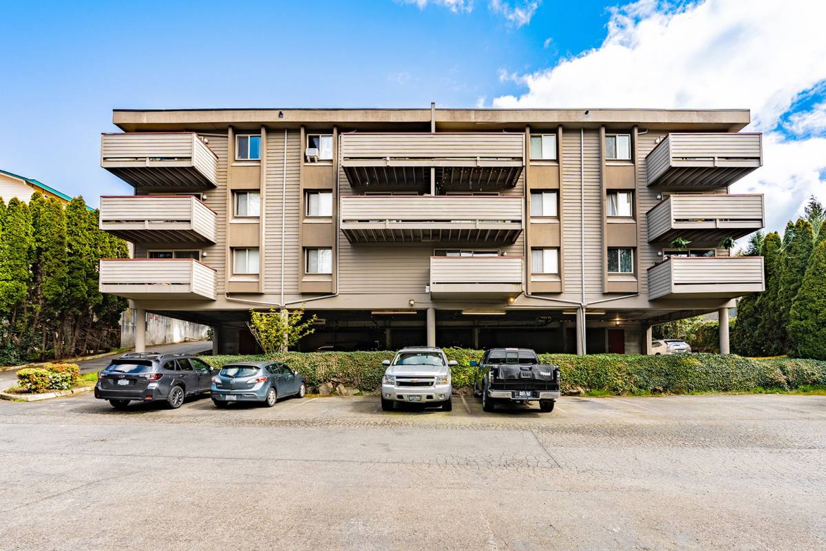Apartment for rent at 425 Y SE, Bellevue, WA 98004