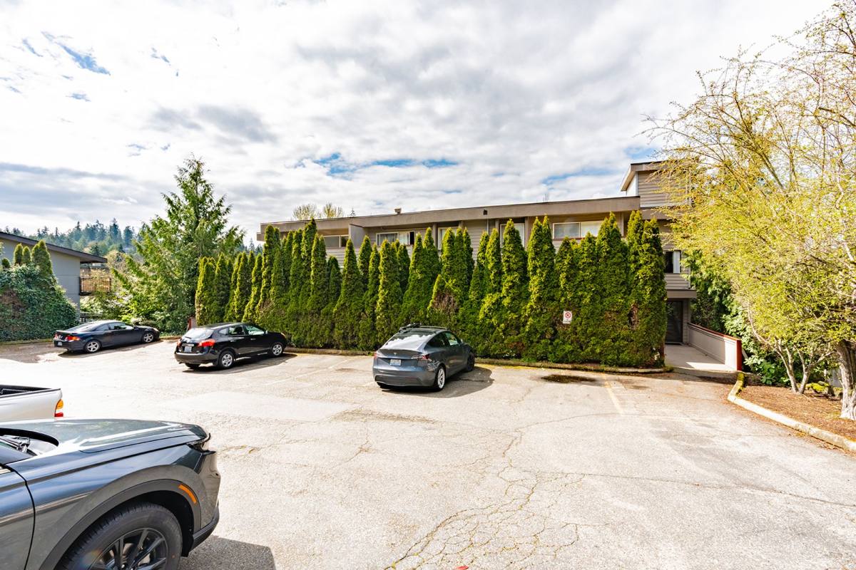 Apartment for rent at 425 Y SE, Bellevue, WA 98004