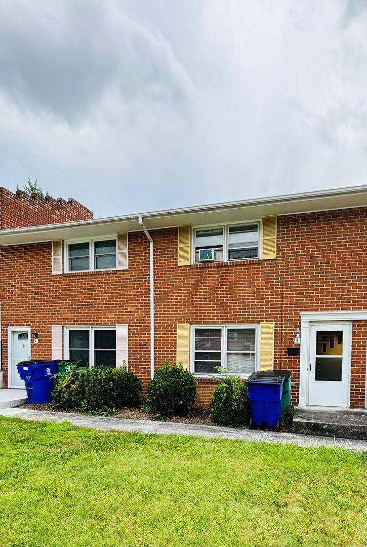 Townhouse for rent at 106 Lucas Dr, Blacksburg, VA 24060