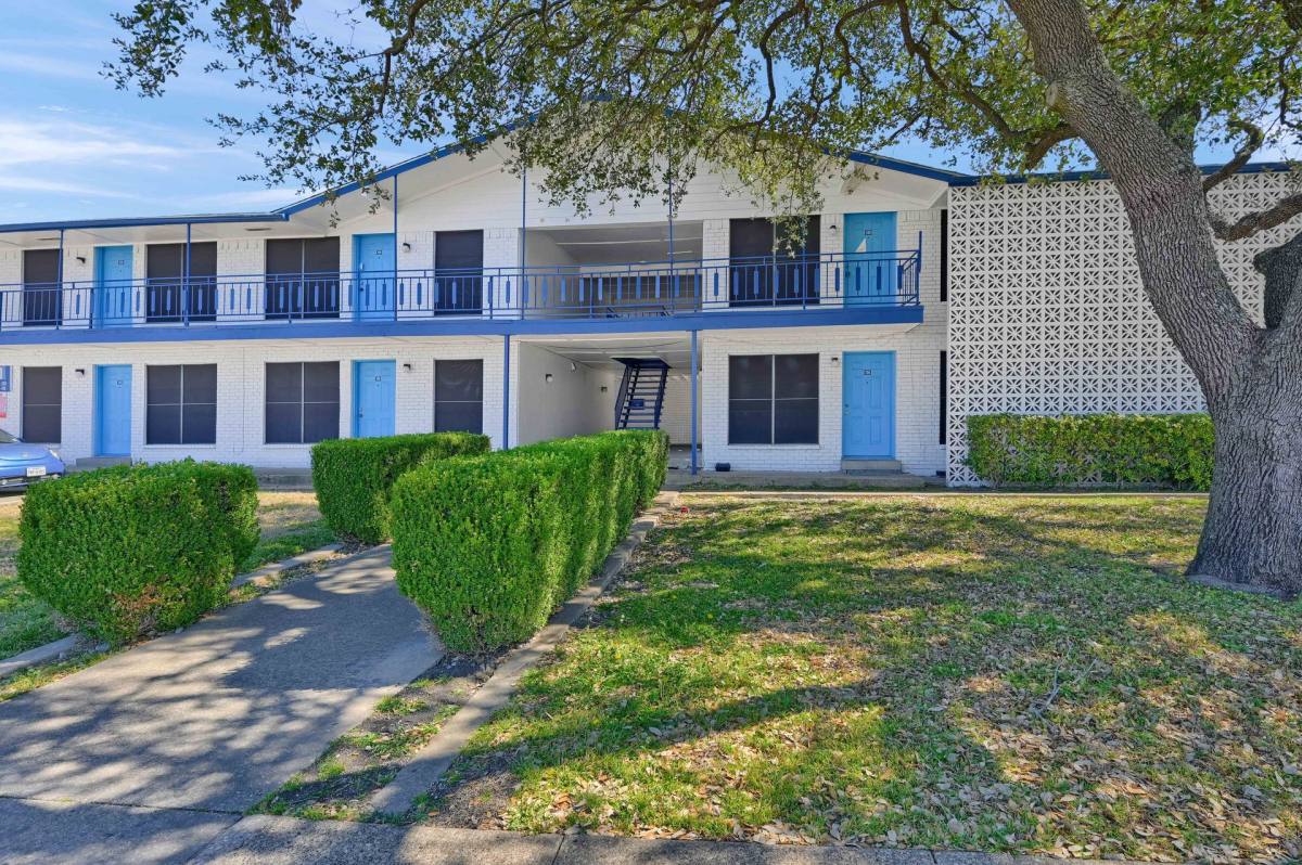 Apartment for rent at 320 S Jupiter Rd, Garland, TX 75042