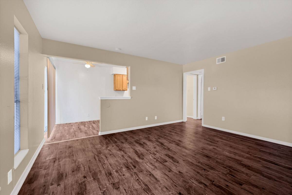 Apartment for rent at 1920 W Shields Dr, Sherman, TX 75092