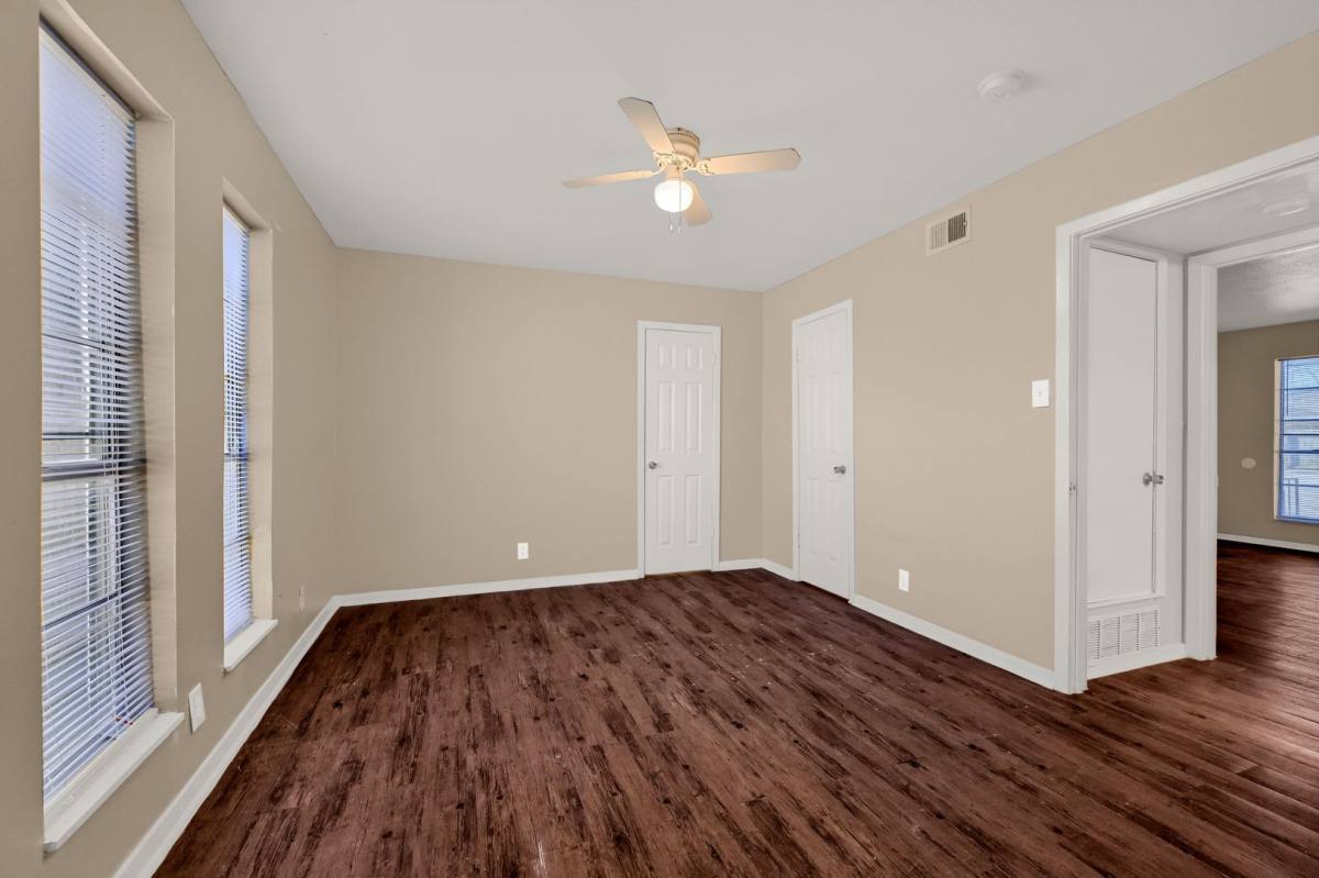 Apartment for rent at 1920 W Shields Dr, Sherman, TX 75092