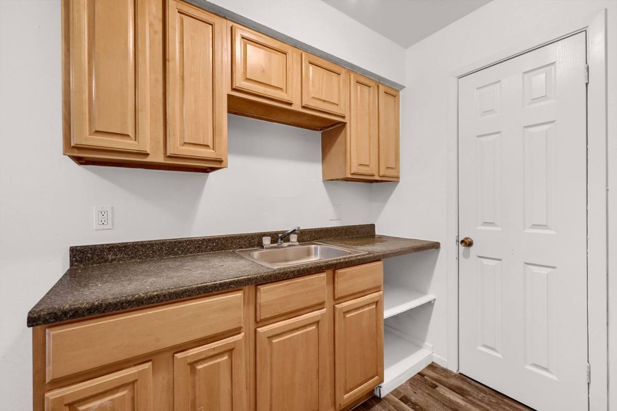 Apartment for rent at 1920 W Shields Dr, Sherman, TX 75092