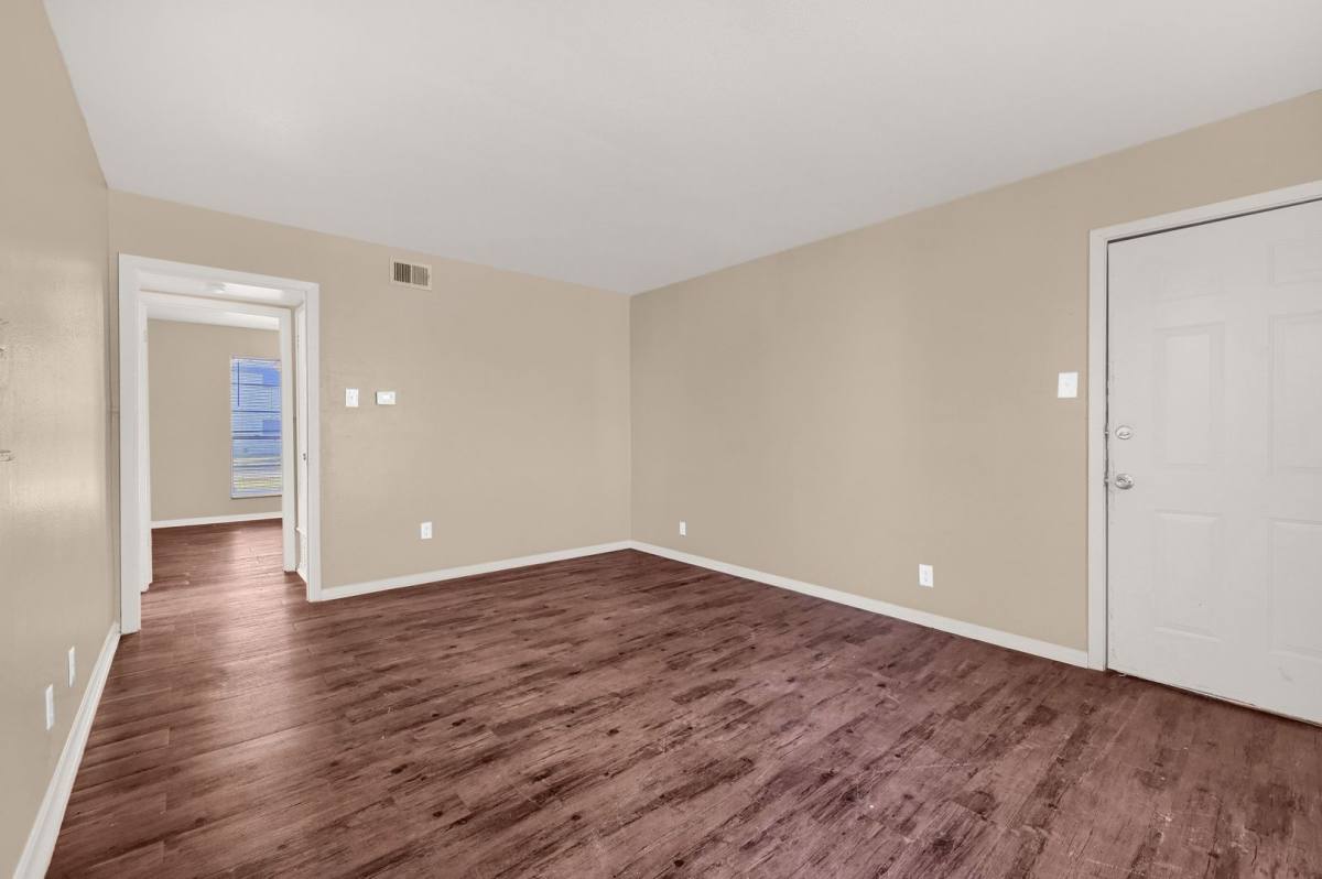 Apartment for rent at 1920 W Shields Dr, Sherman, TX 75092