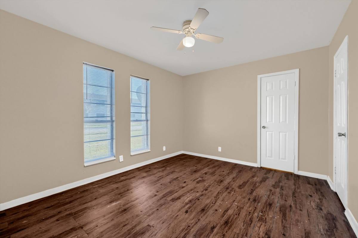 Apartment for rent at 1920 W Shields Dr, Sherman, TX 75092