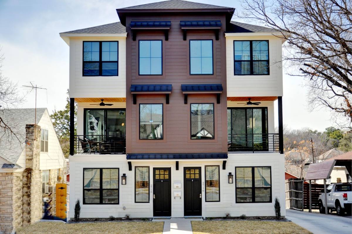 Apartment for rent at 2718 Forest Park Blvd, Fort Worth, TX 76110