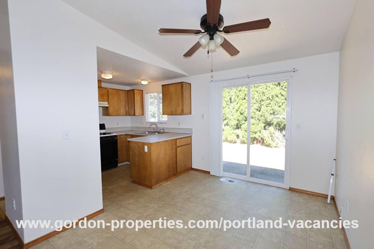 House for rent at 9641 SE Schiller St, Portland, OR 97266
