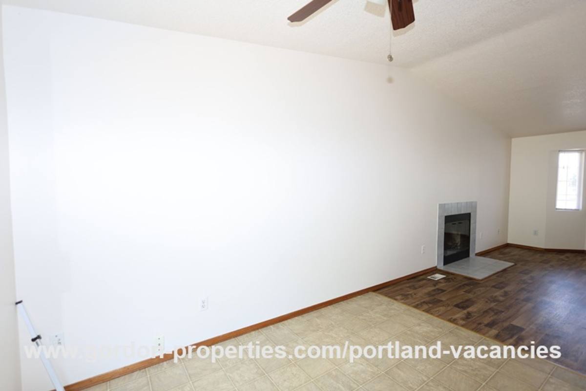 House for rent at 9641 SE Schiller St, Portland, OR 97266