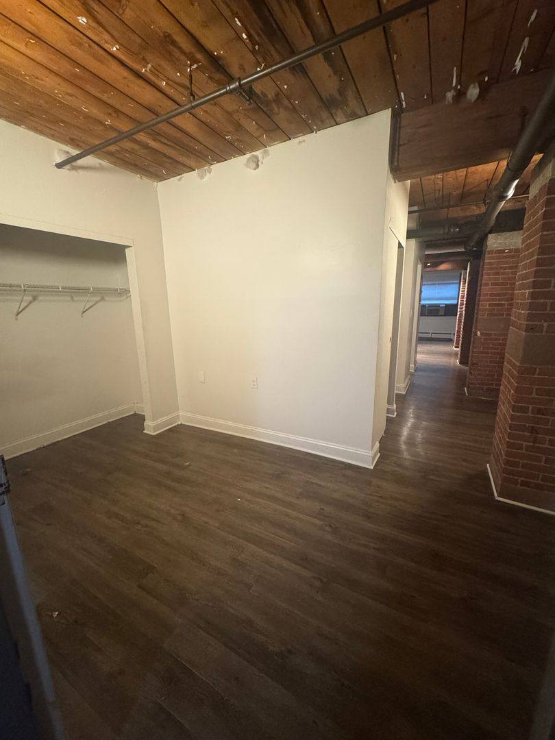 Apartment for rent at 15 Taylor St, Springfield, MA 01103