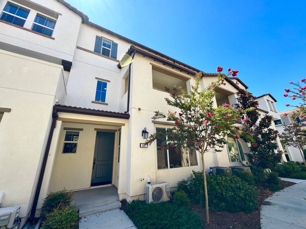 House for rent at 607 Shadowbrook, Foothill Ranch, CA 92610