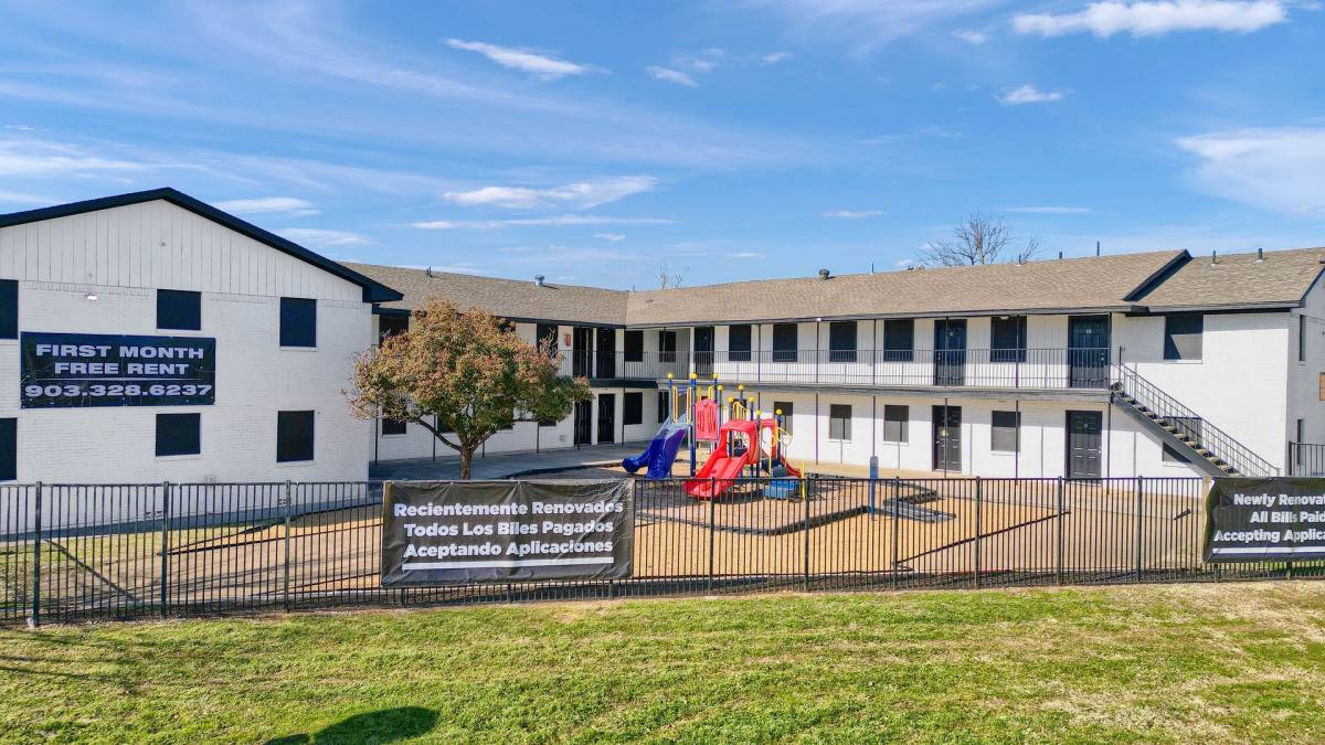 Apartment for rent at 1527 S Austin, Denison, TX 75020