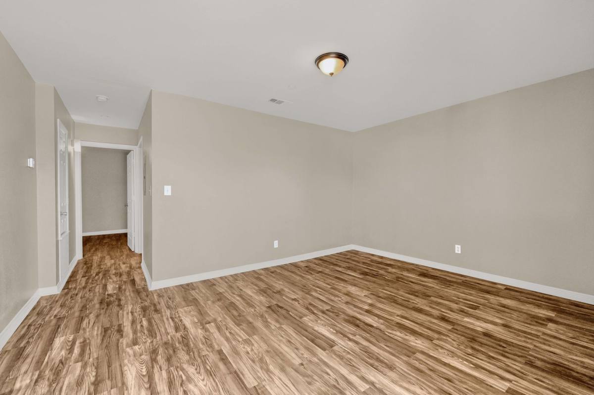 Apartment for rent at 1527 S Austin, Denison, TX 75020
