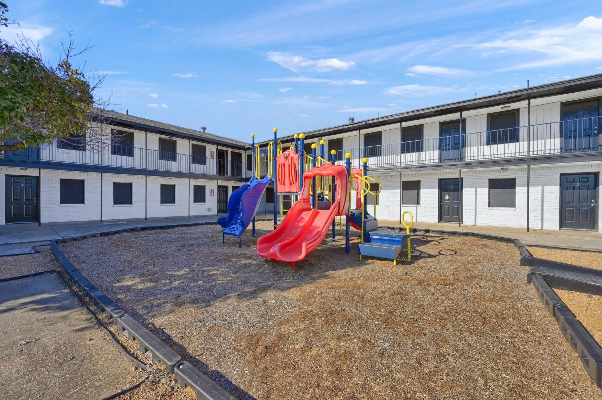 Apartment for rent at 1527 S Austin, Denison, TX 75020