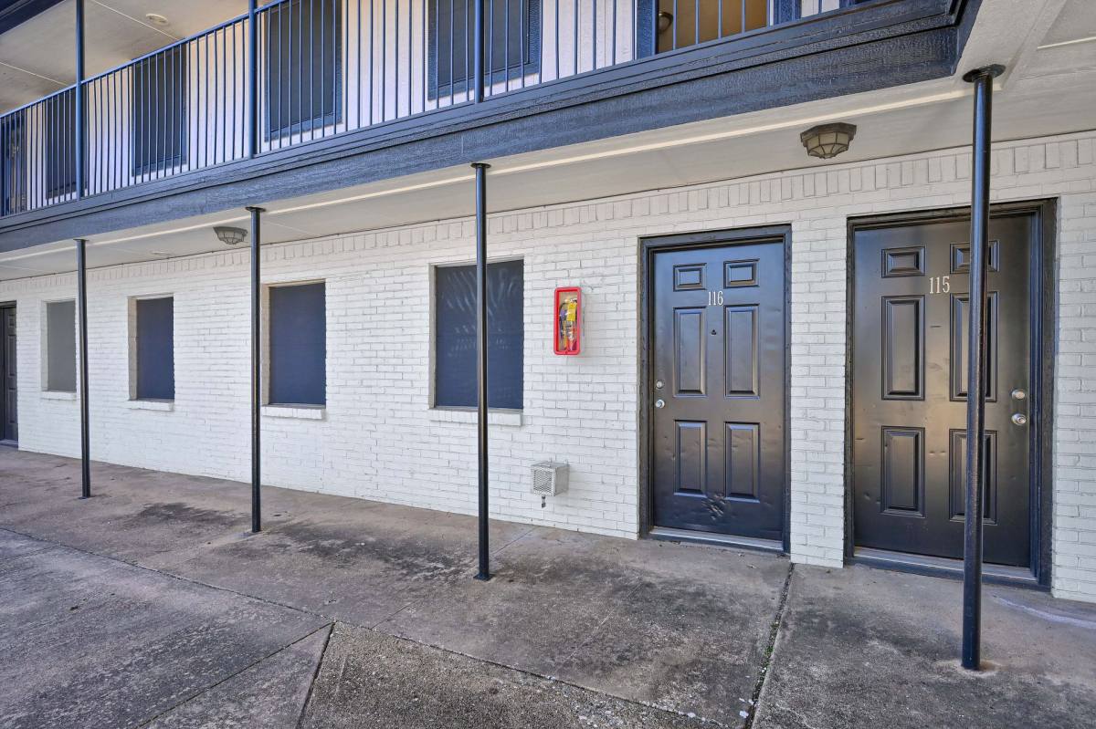 Apartment for rent at 1527 S Austin, Denison, TX 75020