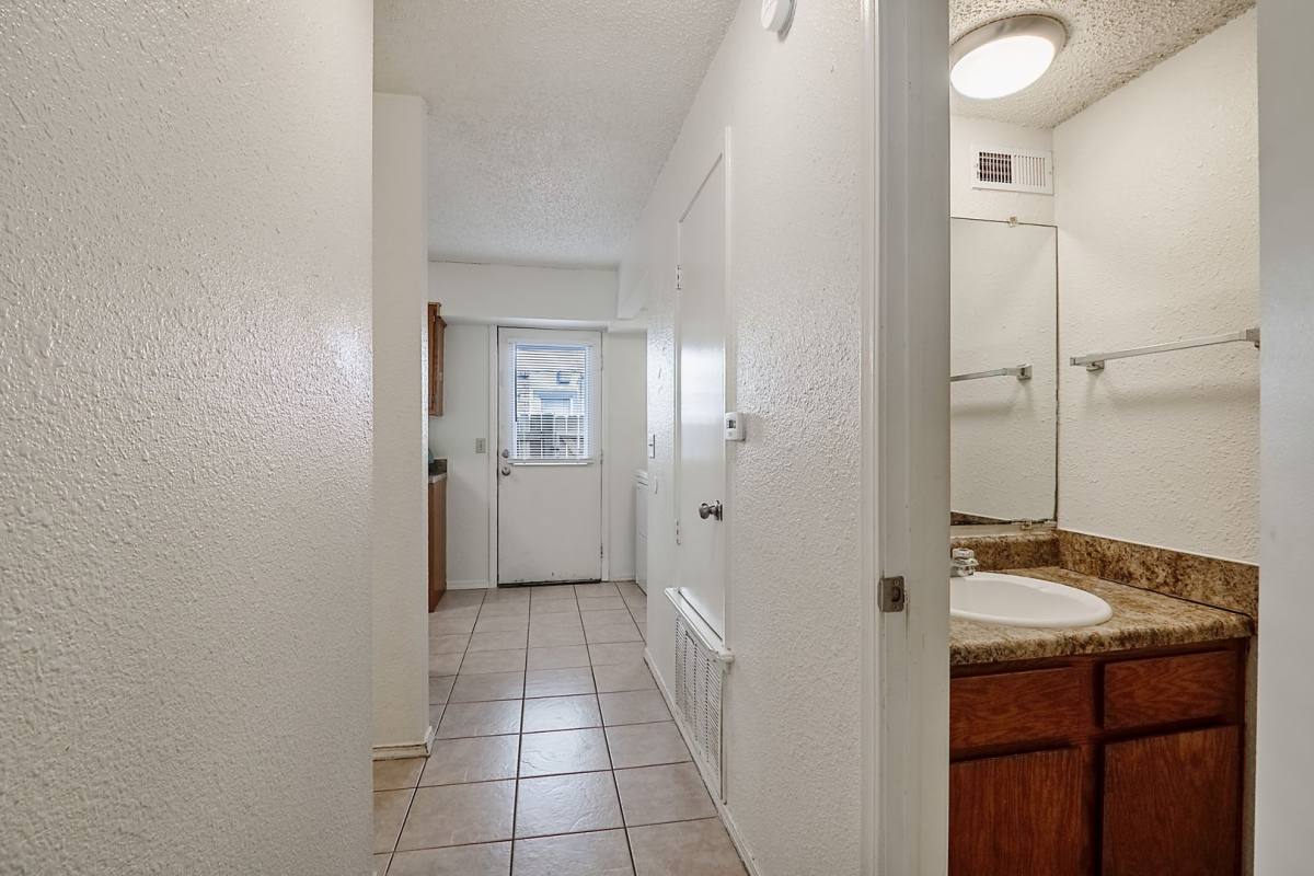Apartment for rent at 653-1035 N Betty Jo Dr, Fayetteville, AR 72701
