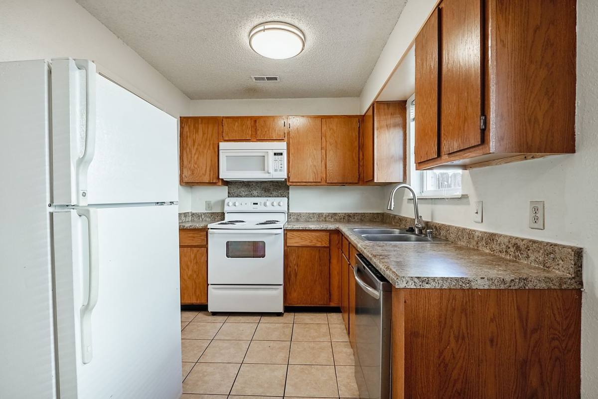 Apartment for rent at 653-1035 N Betty Jo Dr, Fayetteville, AR 72701