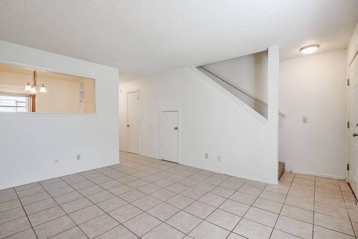 Apartment for rent at 653-1035 N Betty Jo Dr, Fayetteville, AR 72701