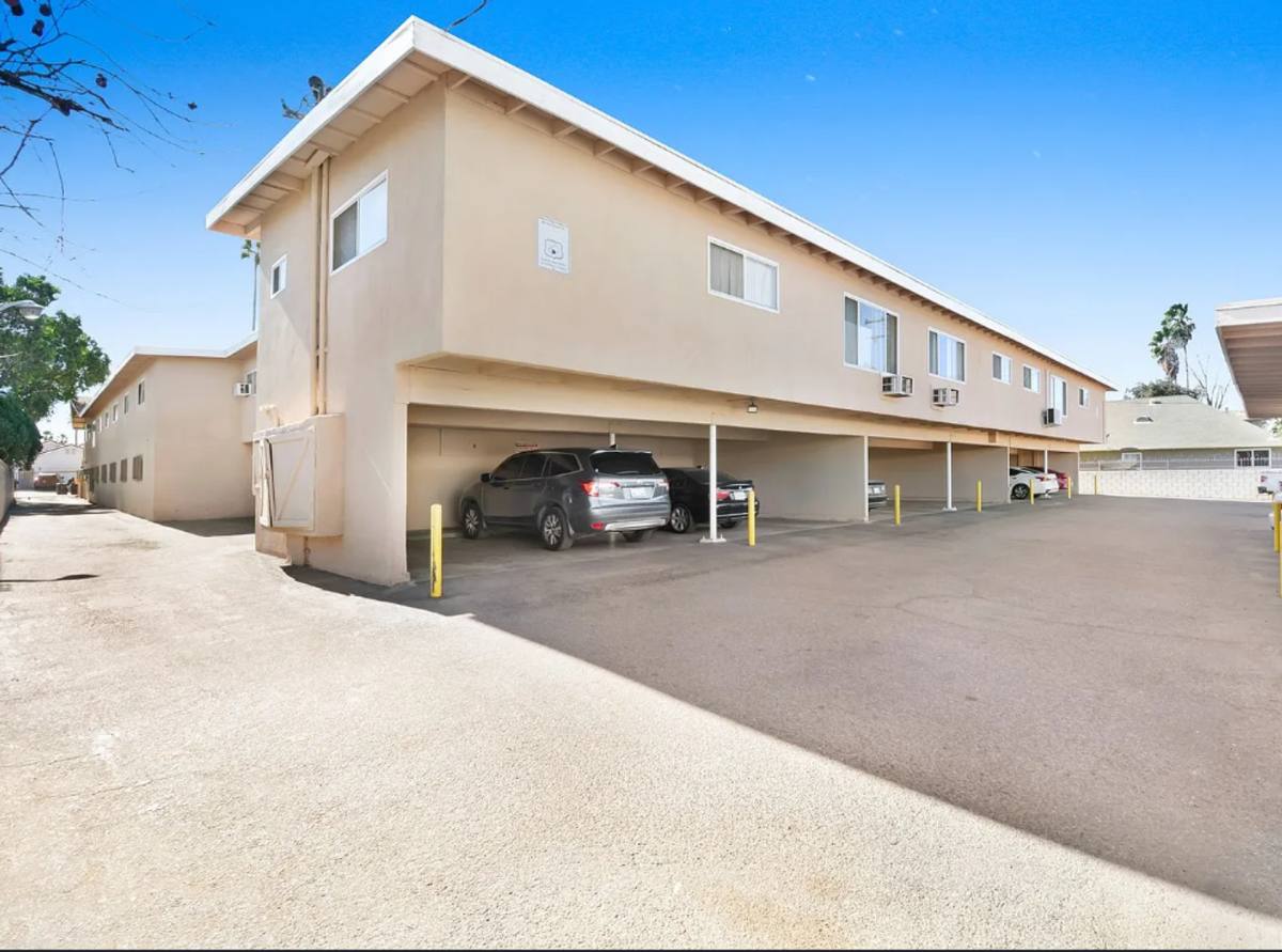 Apartment for rent at 1789 7th St, Riverside, CA 92507