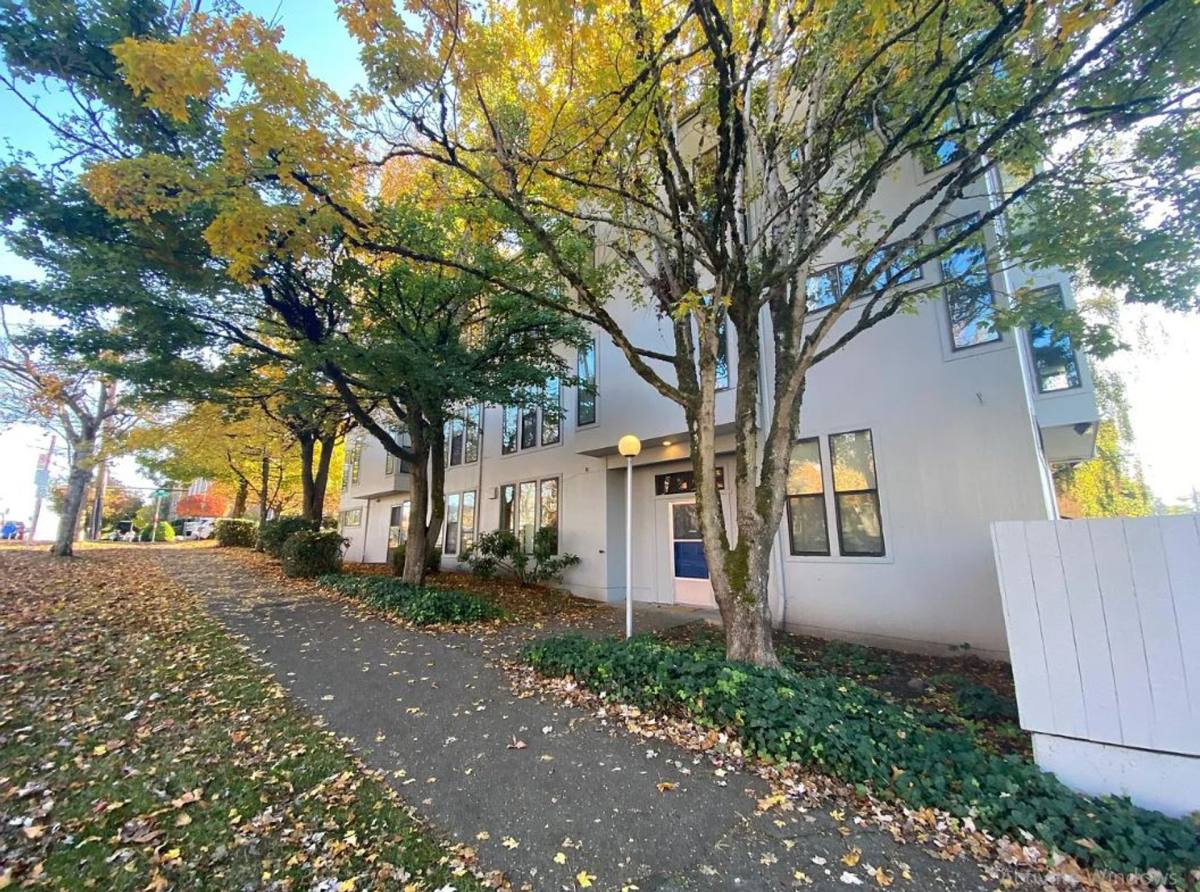 Apartment for rent at 1135 - 1139 17th Ave, Seattle, WA 98122