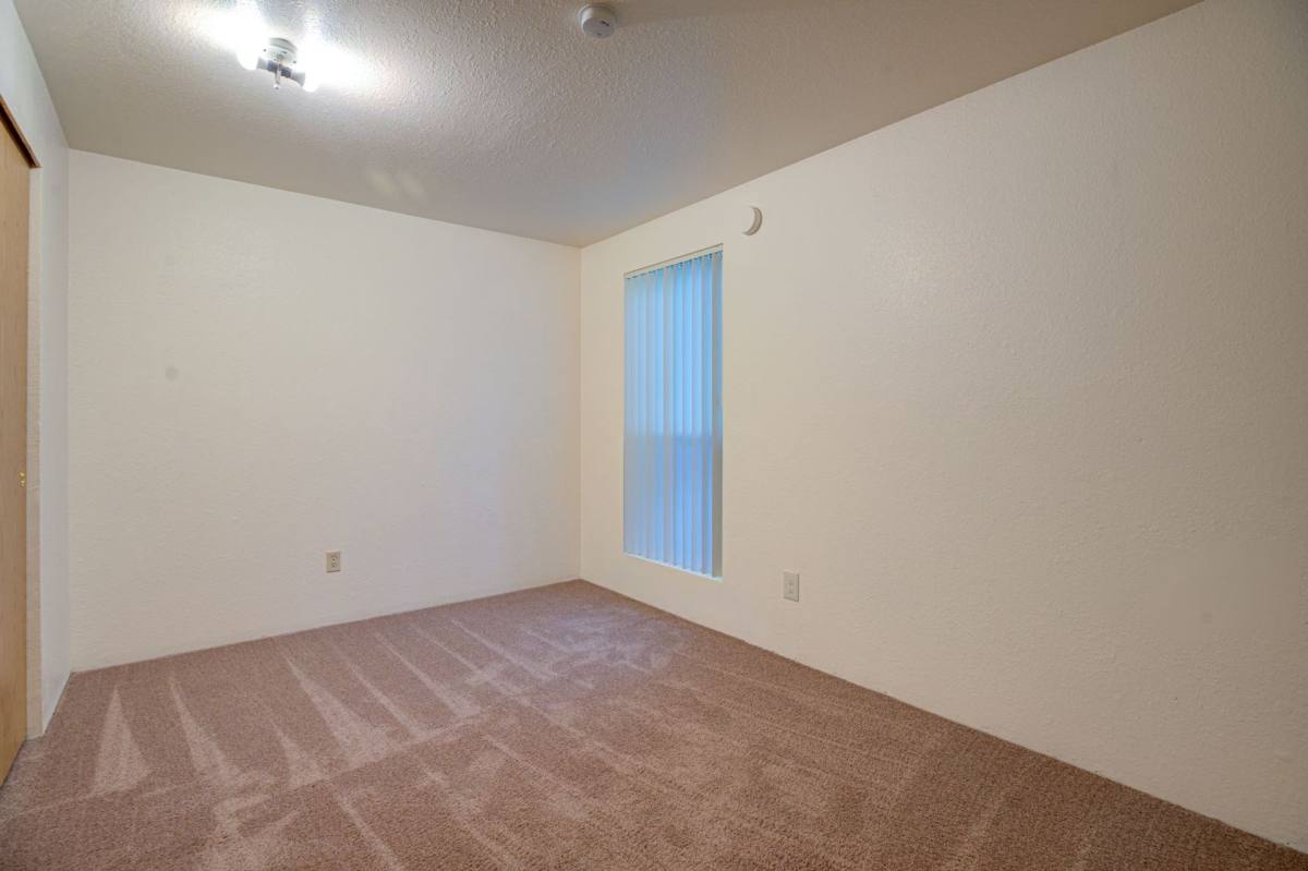 Apartment for rent at 5535 Woodside Dr SE, Salem, OR 97306