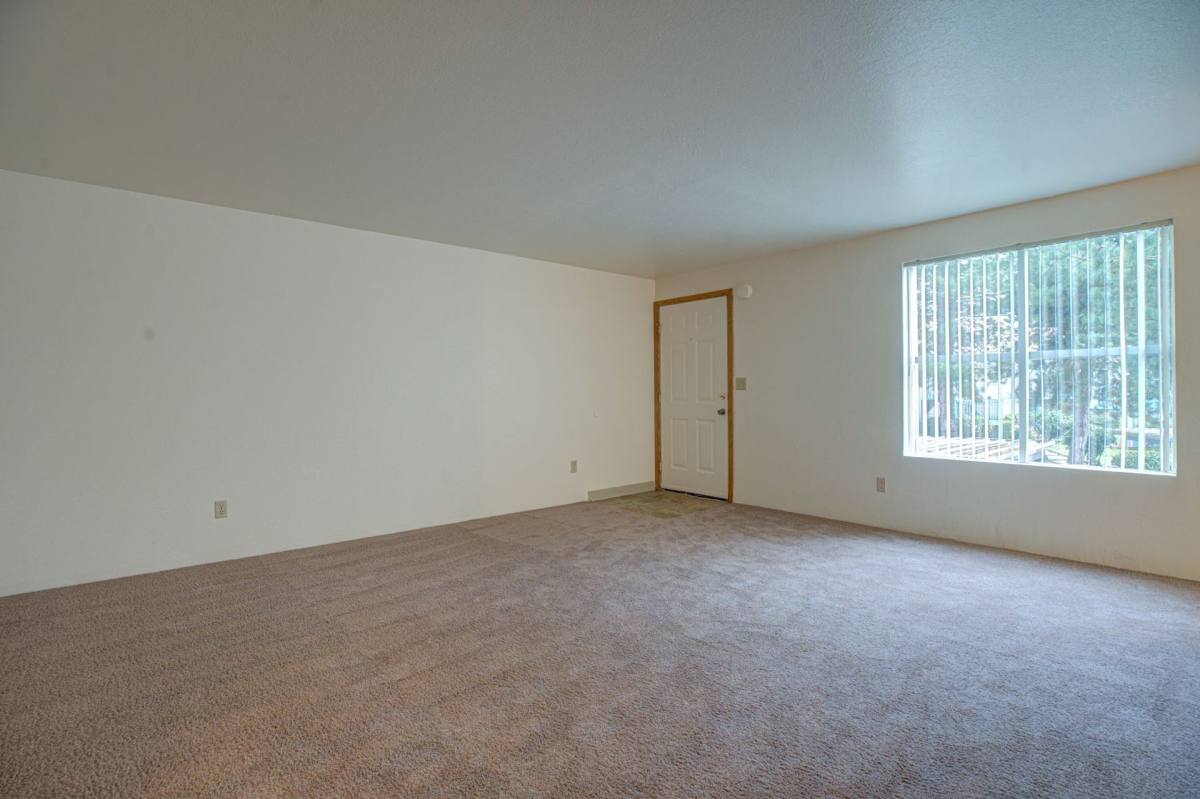 Apartment for rent at 5535 Woodside Dr SE, Salem, OR 97306