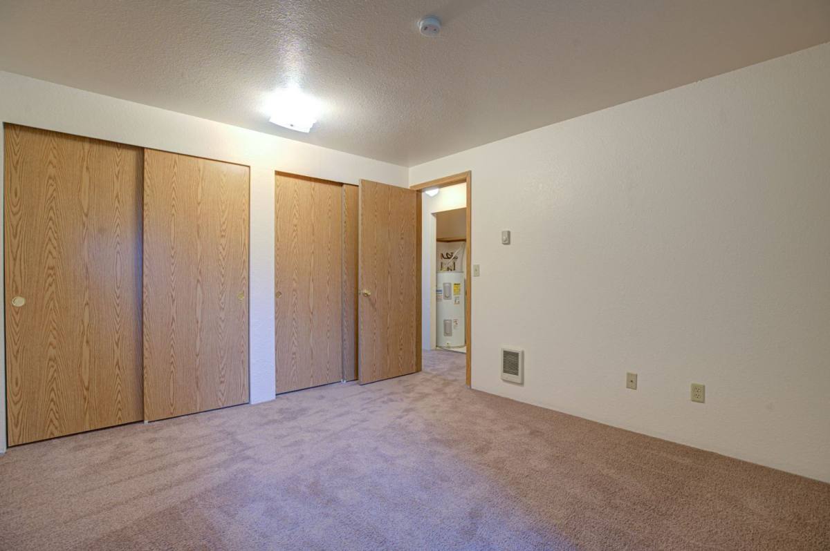 Apartment for rent at 5535 Woodside Dr SE, Salem, OR 97306