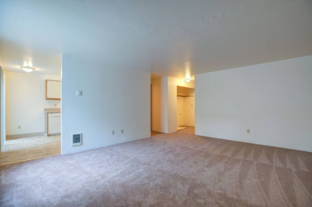 Apartment for rent at 5535 Woodside Dr SE, Salem, OR 97306