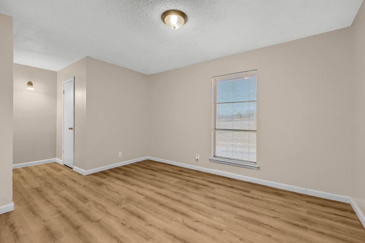 Apartment for rent at 2824 W Crawford St, Denison, TX 75020