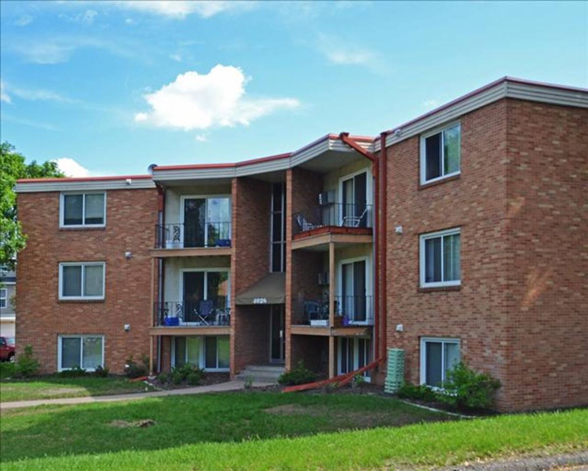 Apartment for rent at 4032 37th Ave N, Minneapolis, MN 55422