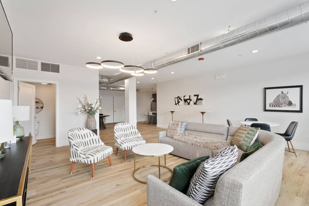 Apartment for rent at 1531 W Howard St, Chicago, IL 60626