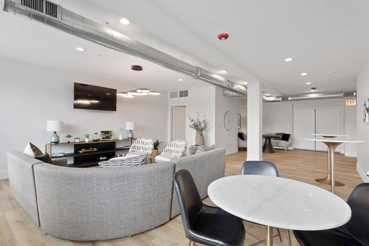 Apartment for rent at 1531 W Howard St, Chicago, IL 60626