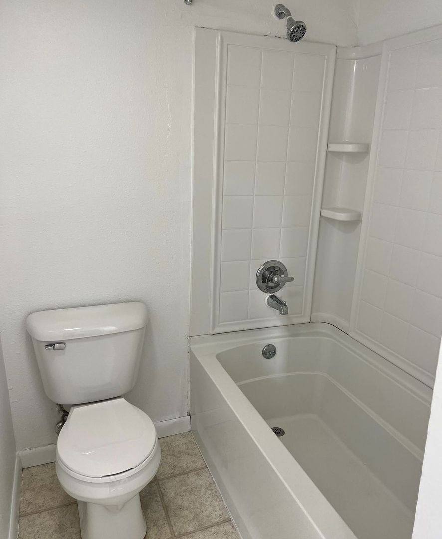Apartment for rent at 902 N Charles St, Macomb, IL 61455