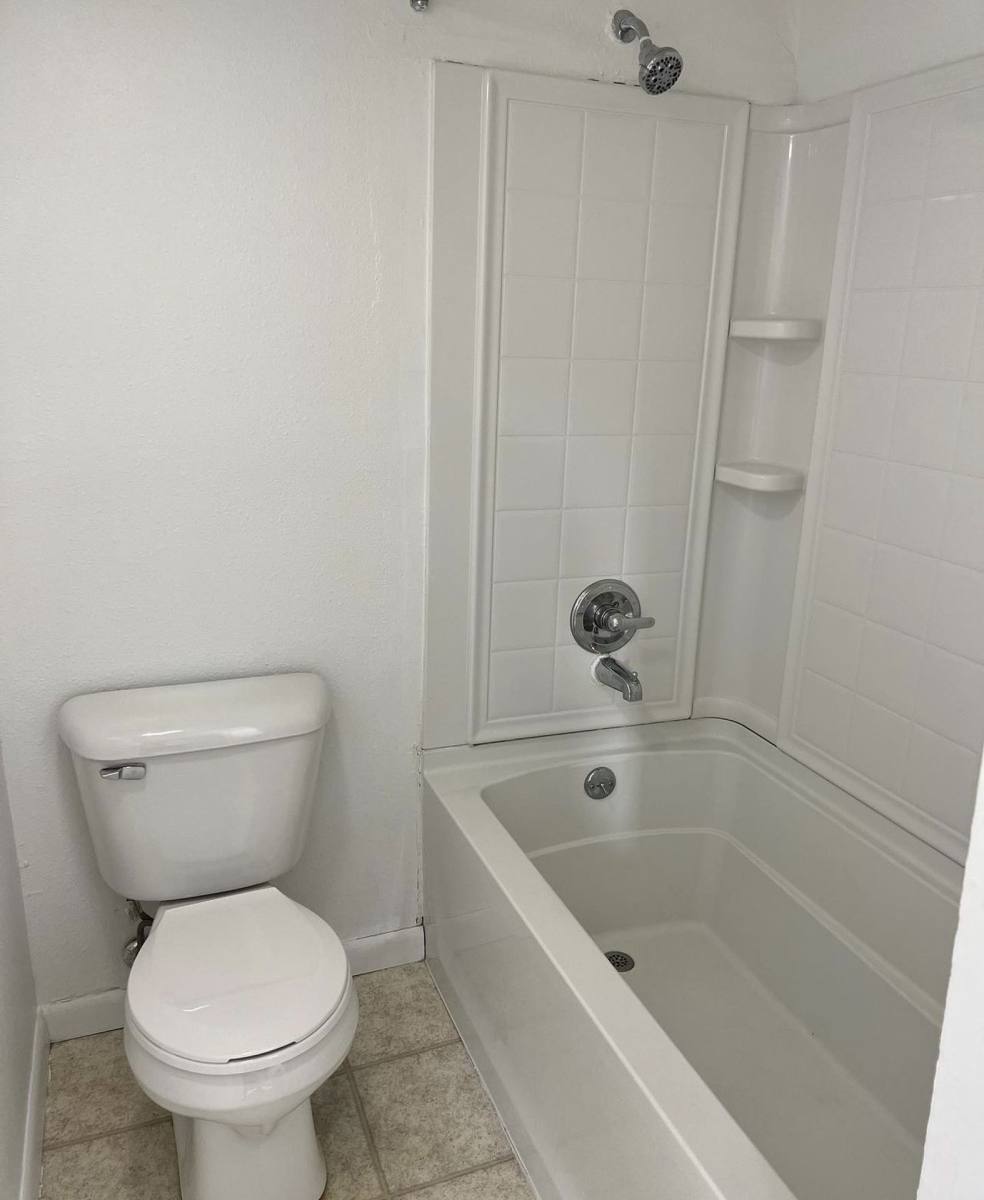 Apartment for rent at 902 N Charles St, Macomb, IL 61455
