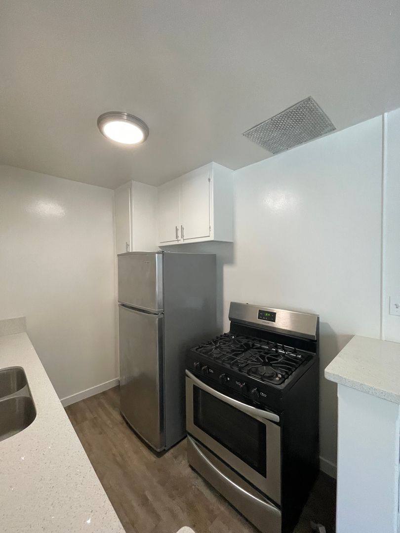 Apartment for rent at 3747 Clarington Ave, Los Angeles, CA 90034