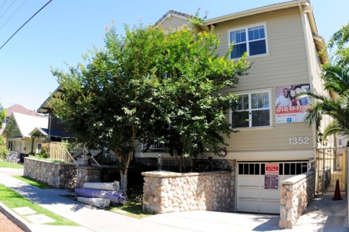Apartment for rent at 1352 W 29th St, Los Angeles, CA 90007