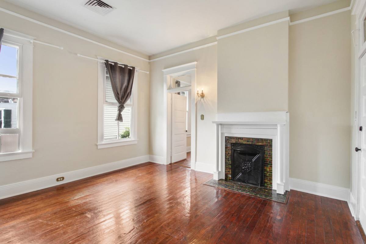 Apartment for rent at 810 Pine St, New Orleans, LA 70118