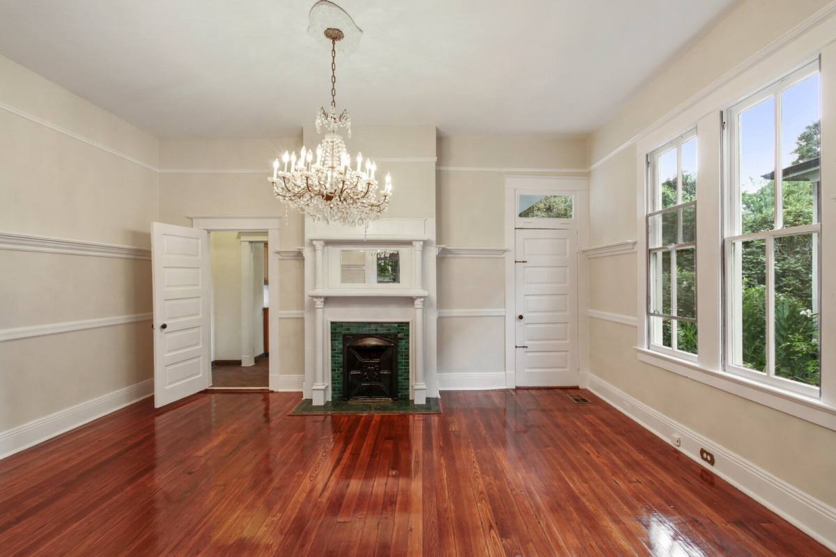 Apartment for rent at 810 Pine St, New Orleans, LA 70118