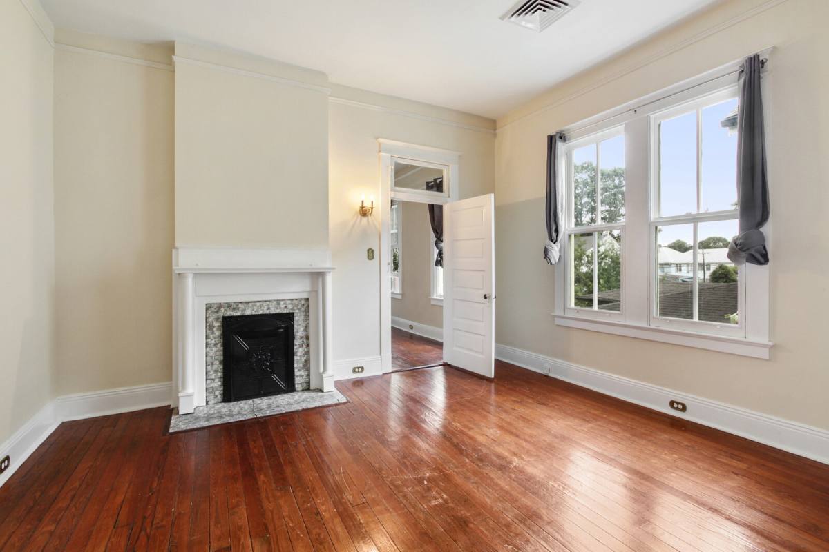Apartment for rent at 810 Pine St, New Orleans, LA 70118