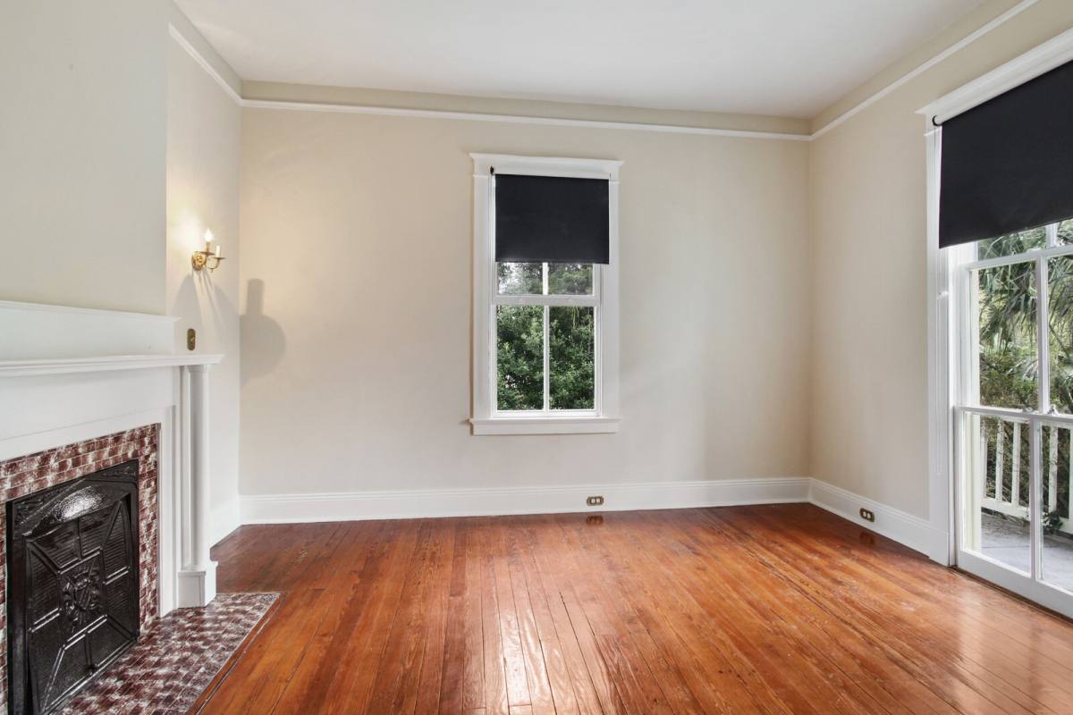 Apartment for rent at 810 Pine St, New Orleans, LA 70118